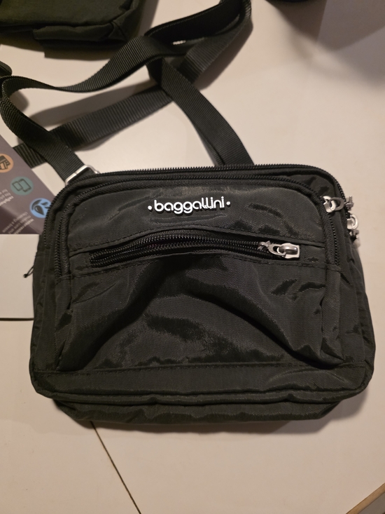 Baggallini Other - Baggallini Black Crossbody Sling Bag Triple Zip